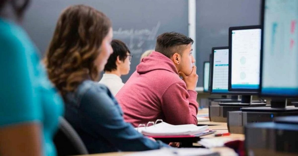 La brecha entre docentes y estudiantes en el uso de <b>inteligencia artificial</b> - Diario Río Negro thumbnail