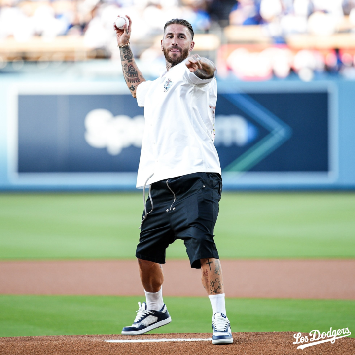 Sergio Ramos throws first pitch at Dodgers game
