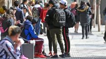 Imagen de Vacaciones de adolescentes solos: los permisos que se exigen para viajar