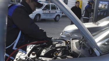 Por el aumento de las naftas creció la cantidad de autos convertidos a GNC