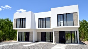 Tres dúplex de alta performance en Añelo