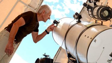 El Observatorio de Neuquén cuenta con un equipamiento que permite visualizar el fenómeno con una experiencia más cercana.  (Foto archivo Mauro Pérez) 