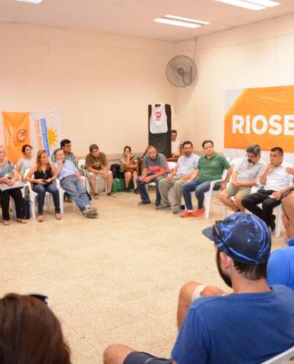 Rioseco y Martínez se reunieron con empleados públicos en el contexto de la campaña para el 10 de marzo.