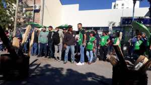 El paro de estatales se siente en Roca con una protesta en Anses