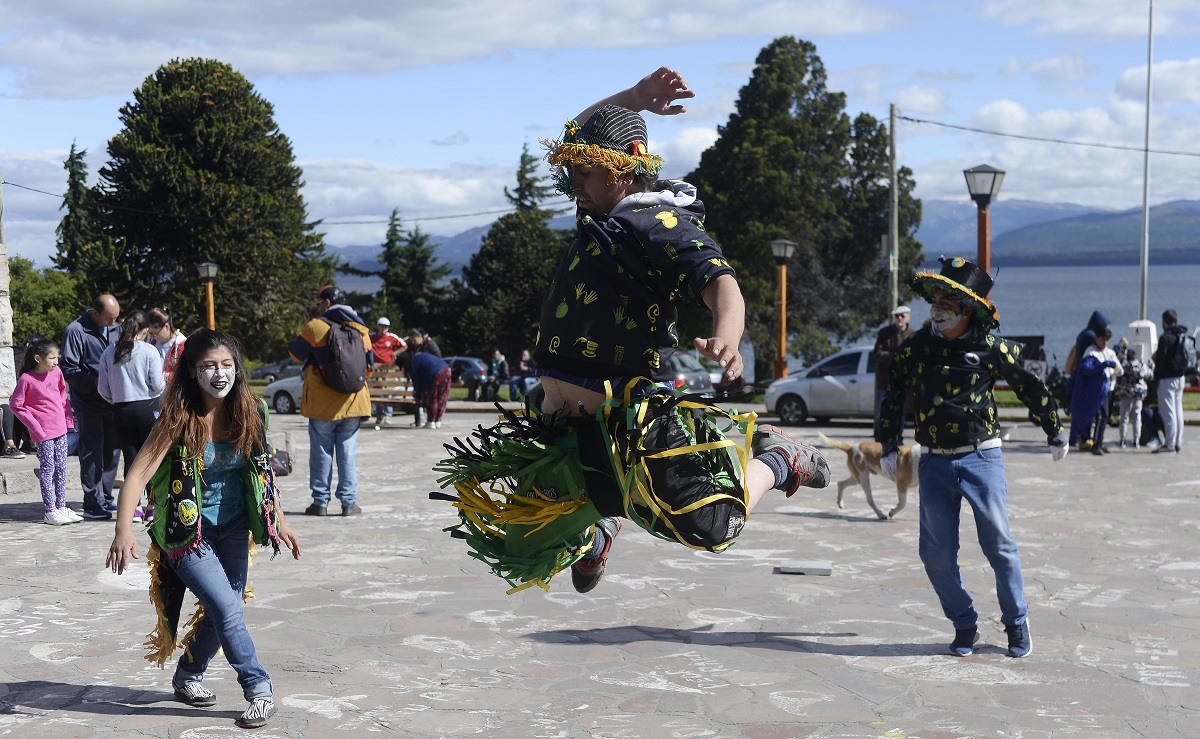 Bariloche tiene uno de los movimientos de murgas y comparsas más organizados de la provincia. Archivo