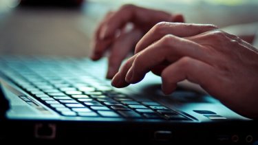 En el procedimiento se secuestraron diversos dispositivos electrónicos. Foto: archivo