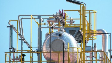 Pese al cúmulo de pedidos, el gas fluye lento al exterior