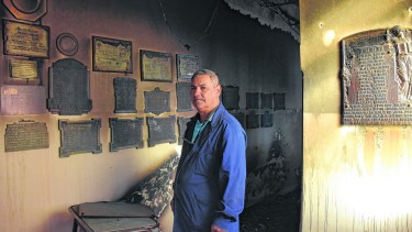 El portero del CEM9: “El incendio del colegio me hace  doler el corazón”