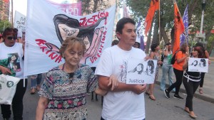Familiares de Carina y Valentina marcharon por el centro de Neuquén