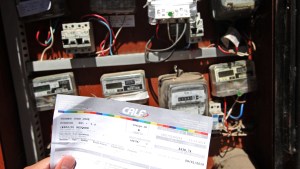 Macri en guerra con las cooperativas eléctricas: se mete en las facturas