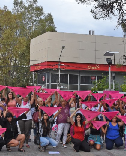 La Legislatura de Neuquén comenzará a tratar el proyecto de declaración de Emergencia en Violencia de Género, impulsado por el Frente de Izquierda. (Foto Juan Thomes).