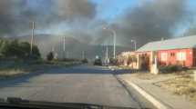 Imagen de Barrios afectados por el humo de un nuevo incendio en el basural de Bariloche