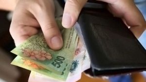 Se inició el cronograma de pagos a empleados estatales de Río Negro