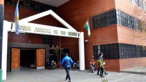 Confirman pena de 10 años de prisión para un padre que abusó de su hija en Viedma