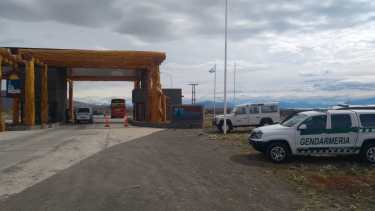 Viajaba en un colectivo con cinco kilos de marihuana y lo detuvieron en El Calafate