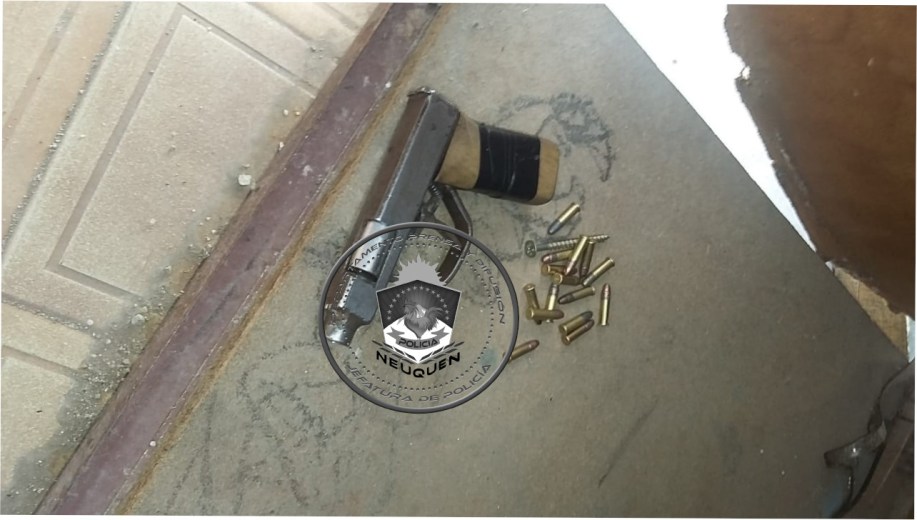 El arma de fabricación casera que fue secuestrada. Foto: Prensa Policía 