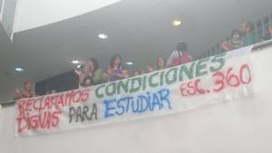 Protesta en el Consejo de Educación porque no pueden comenzar las clases