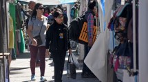 Imagen de La icónica feria artesanal de Neuquén festeja 29 años: habrá cortes en las calles del centro