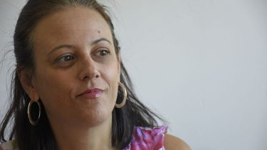 La candidata a diputada provincial, Mercedes Lamarca, cuestionó el deterioro de la Salud Pública en Neuquén, ante los "niveles históricos" de producción petrolera.