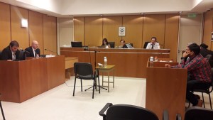 ¿El policía que mató a su vecina será declarado culpable?