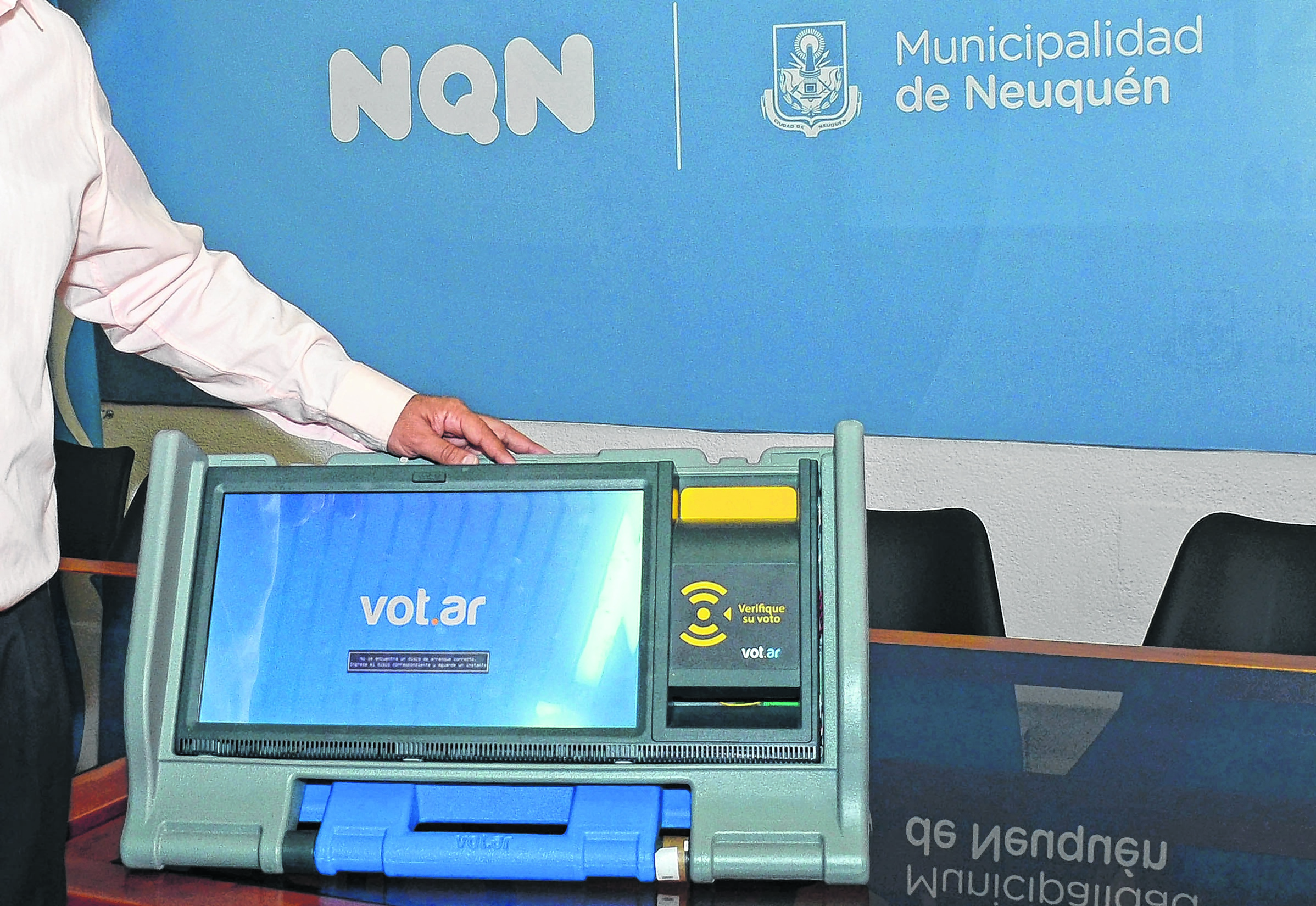 Las elecciones se realizan en Neuquén por el sistema de Boleta ünica Electrónica.