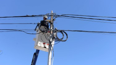 Personal de la CEB realizará tareas en la línea de media tensión. Foto Archivo