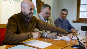 Dietrich en Bariloche confirmó obras en el aeropuerto y rutas