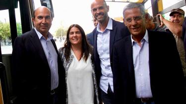 En la inauguración del Metrobús, Marcelo Bermúdez, aprovechó las otras ausencias para su galería de fotos con Guillermo Dietrich. (Twitter)