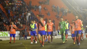 Deportivo Roca, entre versiones de descenso y una batalla en el Consejo Federal