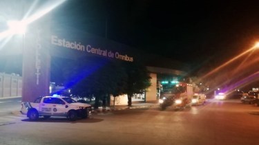 Cipolletti: dos hospitalizados tras el derrame de peligrosos ácidos en un colectivo