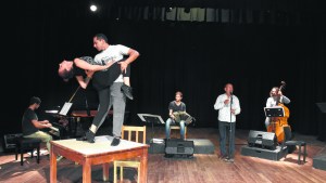 “Historias de amor”  y  desamor al ritmo del tango