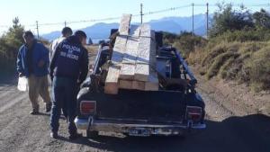 Detienen a dos personas que iban con madera y una escopeta