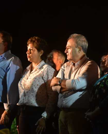 Weretilneck junto a Carreras, Pesatti y Palmieri anoche en el acto de Fernández Oro.