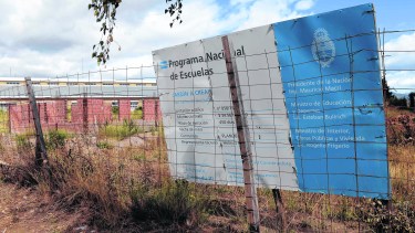Bariloche tiene un cementerio de ladrillos en obras inconclusas