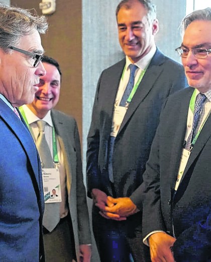 Dujovne y Lopetegui dialogaron ayer con el secretario de Energía de Estados Unidos, Rick Perry. Ahora llega el turno del FMI. Foto: Gentileza