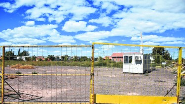 La UOCRA evalúa tomar el predio de la Ciudad Judicial en Cipolletti. (Foto: Florencia Salto)
