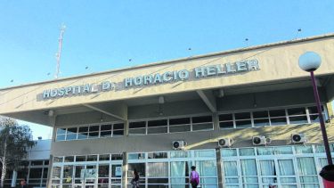 La víctima fue llevada por amigos al Hospital Heller, donde murió. (Archivo)