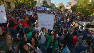 En Roca marcharon contra los abusadores y femicidas