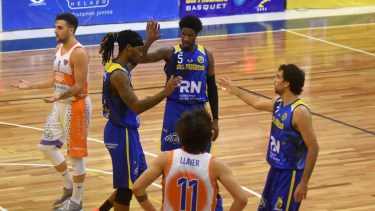 Del Progreso ganó y quedó a un paso de los playoffs