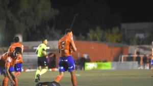 Heridos luego de incidentes entre jugadores del Deportivo Roca y la policía