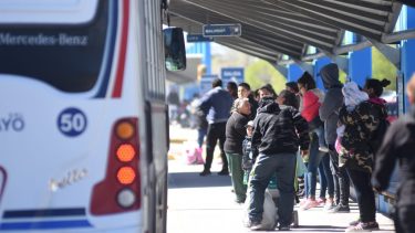 Se normalizó el servicio de colectivos en Roca, pero hoy sigue el paro