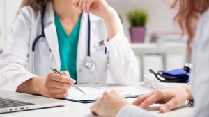 Obras sociales y prepagas deberán garantizar medicación a pacientes crónicos y teleconsulta