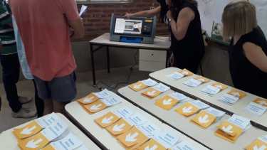 Se estima que una hora después de que cierren los comicios, se conocerán los resultados provisorios. (Juan José Thomes).-