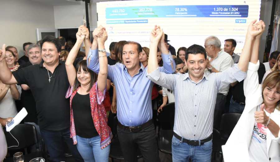 Omar Gutiérrez renovó su mandato por cuatro años. Su vice tendrá que esperar hasta el 10 de diciembre para ocupar su cargo. (Florencia Salto).-