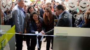 Inauguraron la sede del Ipross y Weretilneck dio aportes en campaña