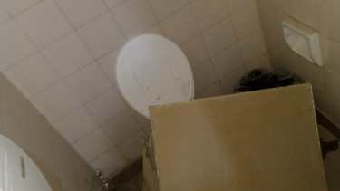 Habrá paro docente por la caída de un cielo raso sobre una maestra de Neuquén