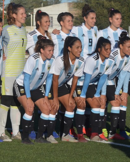 La selección femenina disputó un amistoso en Zapala.  Foto: Archivo Yamil Regules