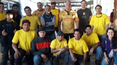 15 trabajadores neuquinos con su jefe rumbo al Lanín, en aventura de superación