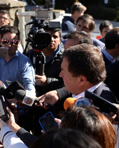 El gobernador Alberto Weretilneck escuchó los reclamos de ATE. Foto: Chino Leiva