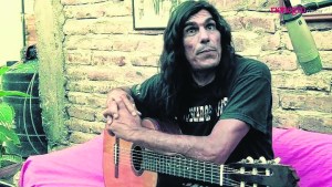 Quién era Cacho Lobello, leyenda del rock y despedida en Roca tras su muerte